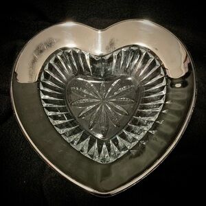 🆓Vintage Heart Shaped Glass Bowl w/ Silver-Tone Rim – 1 lb 4 oz